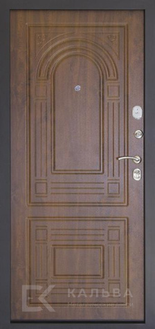 Фото №2 «Входная дверь шоколадная с аркой и абстрактной фрезеровкой №568»